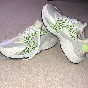 nike tennis shoes